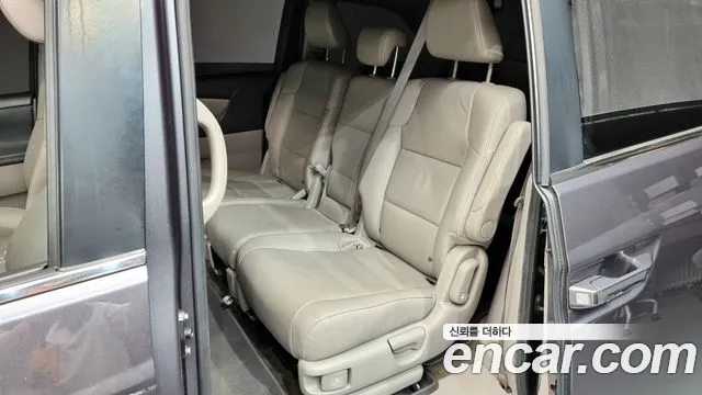 Honda Odyssey 2015 — фото 11