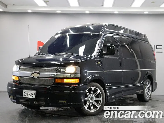 Chevrolet Express Van 2017 — фото 1