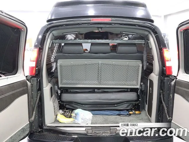 Chevrolet Express Van 2017 — фото 20