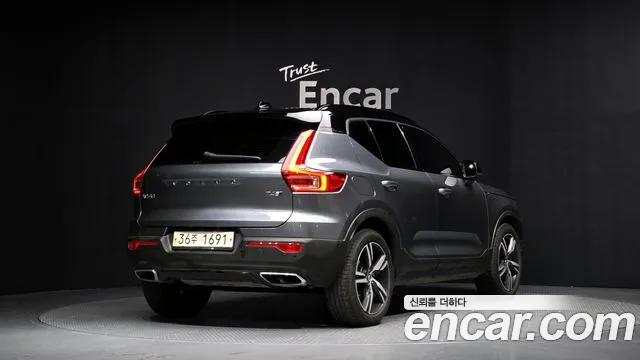 Volvo XC40 2019 — фото 2