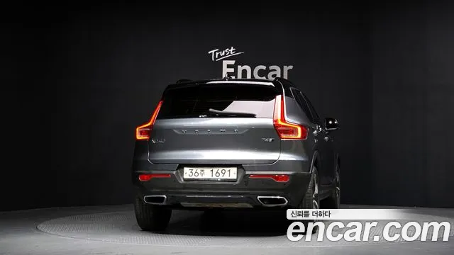 Volvo XC40 2019 — фото 4
