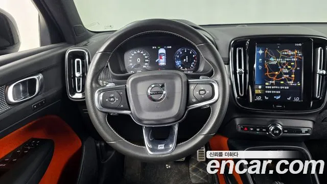 Volvo XC40 2019 — фото 13