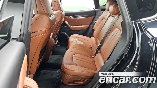Maserati Levante 2021 — фото 12