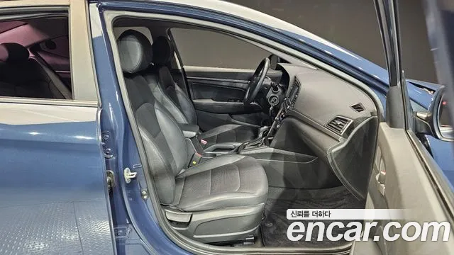 Hyundai AVANTE 2016 — фото 10