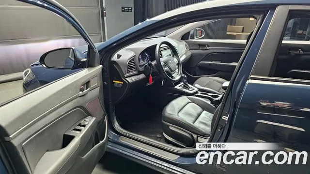Hyundai AVANTE 2016 — фото 11