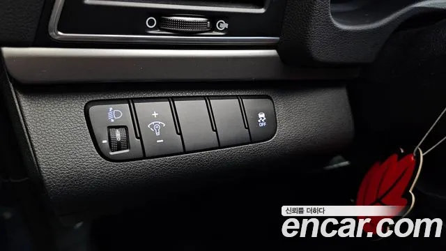Hyundai AVANTE 2016 — фото 17