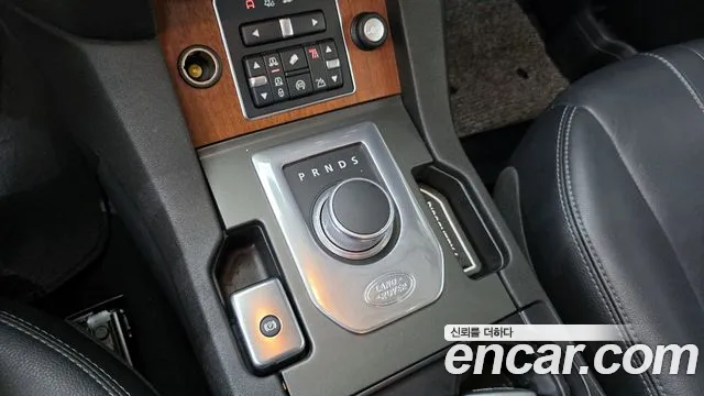 Land Rover Discovery 2015 — фото 9