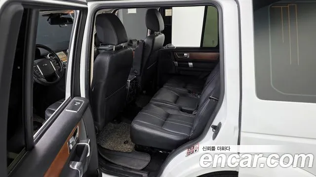 Land Rover Discovery 2015 — фото 11