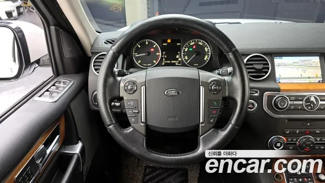 Land Rover Discovery 2015 — фото 13