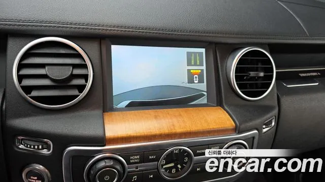 Land Rover Discovery 2015 — фото 16