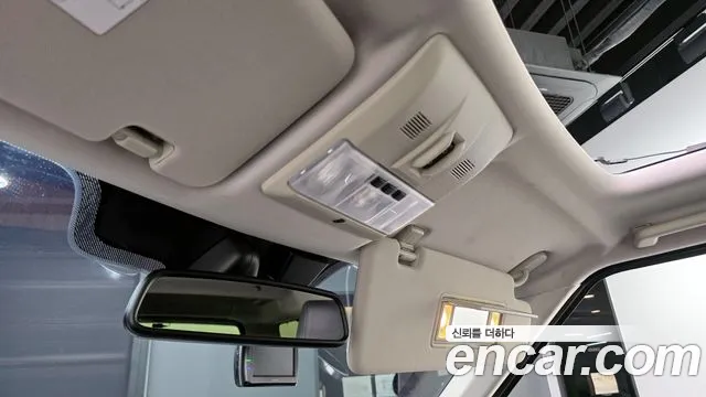 Land Rover Discovery 2015 — фото 18