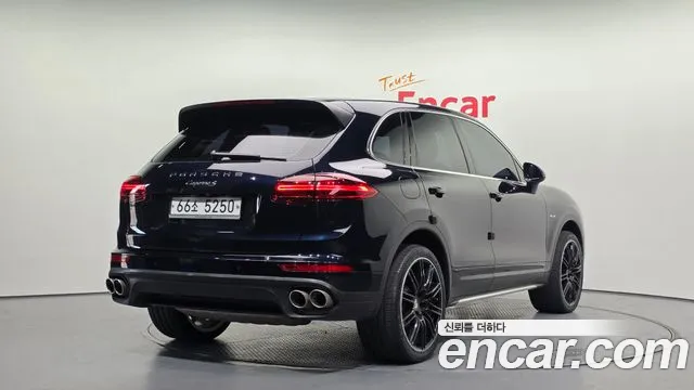 Porsche Cayenne 2015 — фото 2