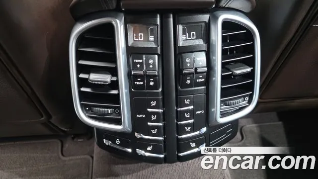 Porsche Cayenne 2015 — фото 18