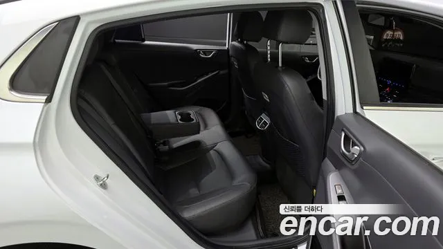 Hyundai Ioniq 2020 — фото 19