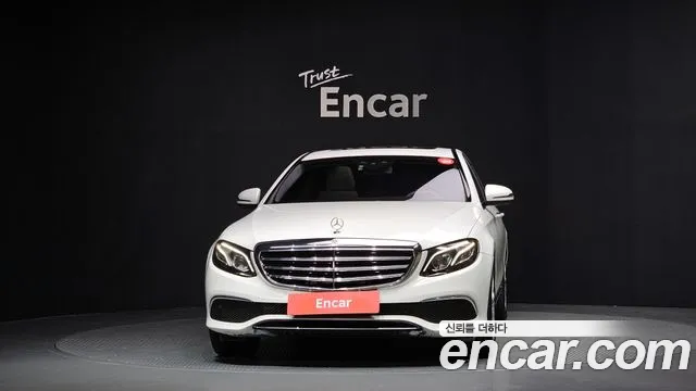 Mercedes-Benz E-Class 2017 — фото 3
