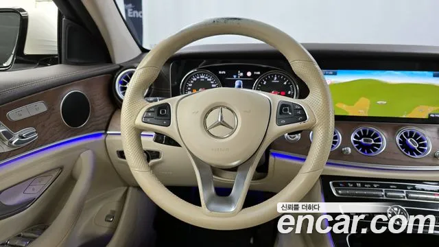 Mercedes-Benz E-Class 2017 — фото 13