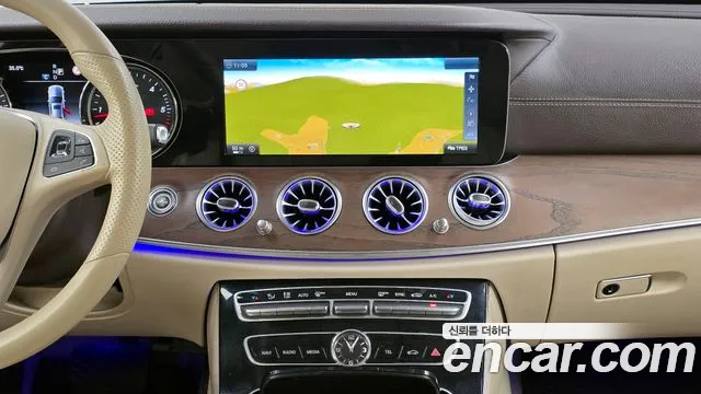 Mercedes-Benz E-Class 2017 — фото 14