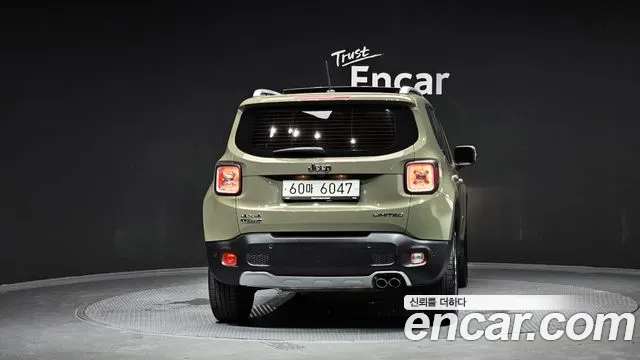 Jeep Renegade 2015 — фото 3