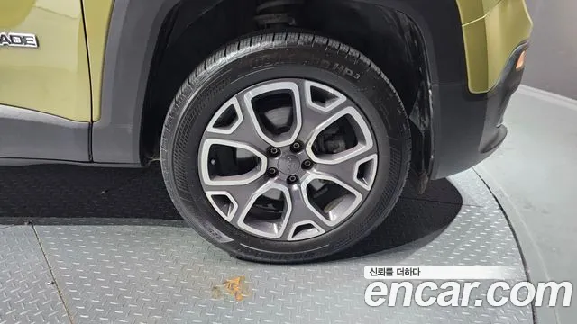 Jeep Renegade 2015 — фото 4