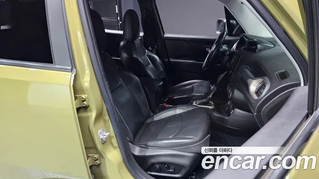 Jeep Renegade 2015 — фото 9