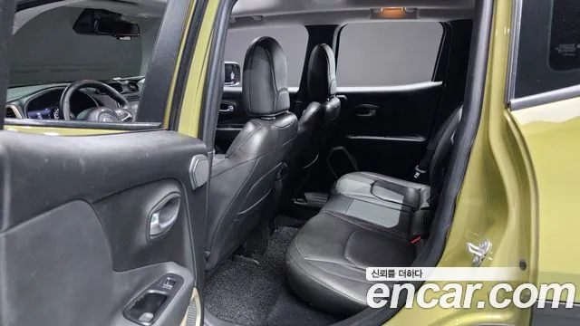 Jeep Renegade 2015 — фото 12