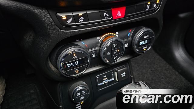 Jeep Renegade 2015 — фото 17