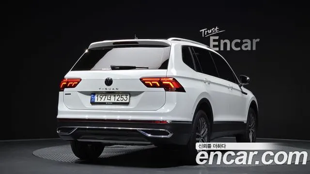 Volkswagen Tiguan 2023 — фото 2
