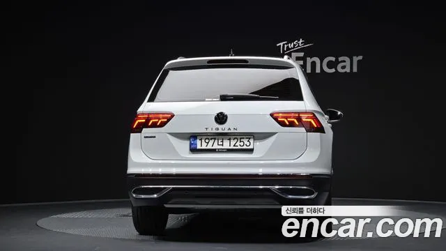 Volkswagen Tiguan 2023 — фото 4
