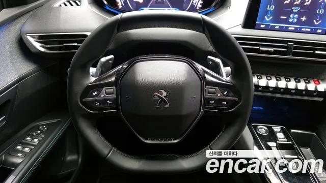 Peugeot 5008 2024 — фото 13