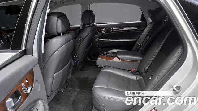 Hyundai Equus 2013 — фото 12