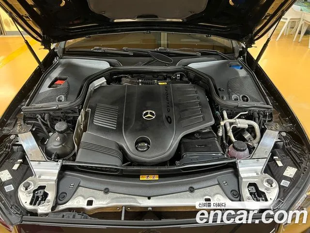 Mercedes-Benz E-Class 2023 — фото 11