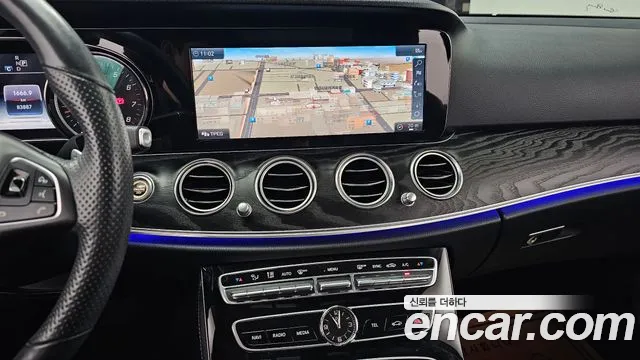 Mercedes-Benz E-Class 2018 — фото 14