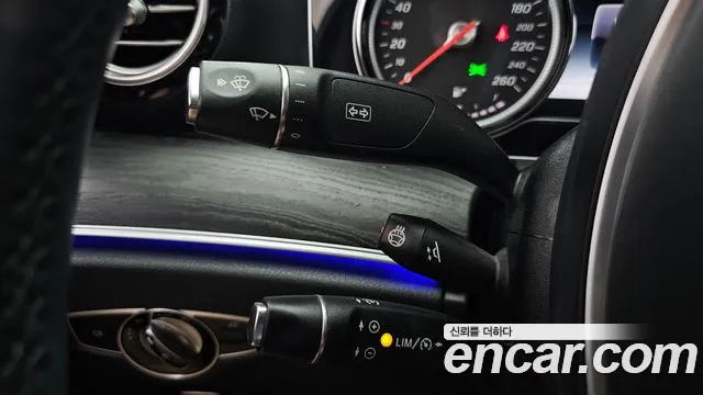 Mercedes-Benz E-Class 2018 — фото 17