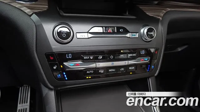 Ford Explorer 2020 — фото 16