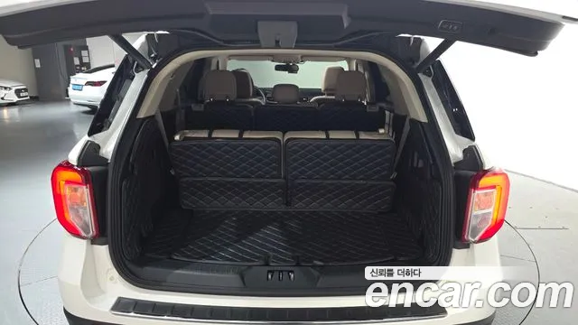 Ford Explorer 2020 — фото 20