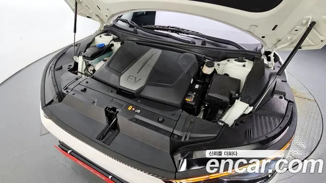 Kia EV6 2022 — фото 6