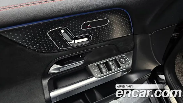 Mercedes-Benz GLB-Class 2024 — фото 16
