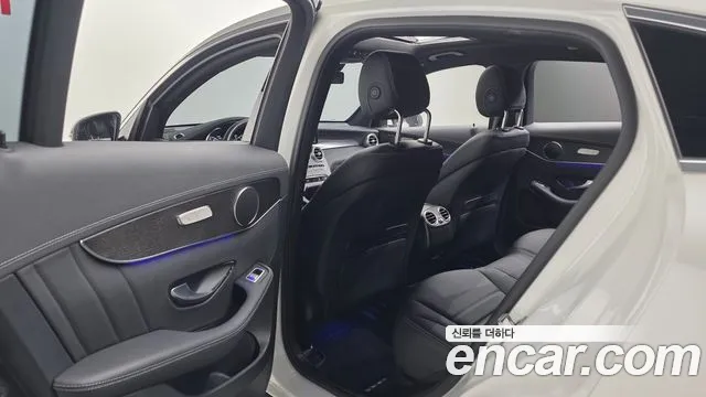 Mercedes-Benz GLC-Class 2023 — фото 17