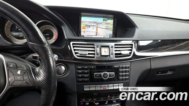 Mercedes-Benz E-Class 2014 — фото 14