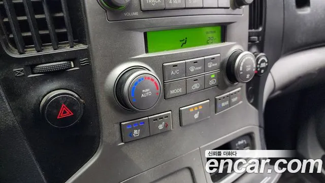 Hyundai Starex 2014 — фото 16