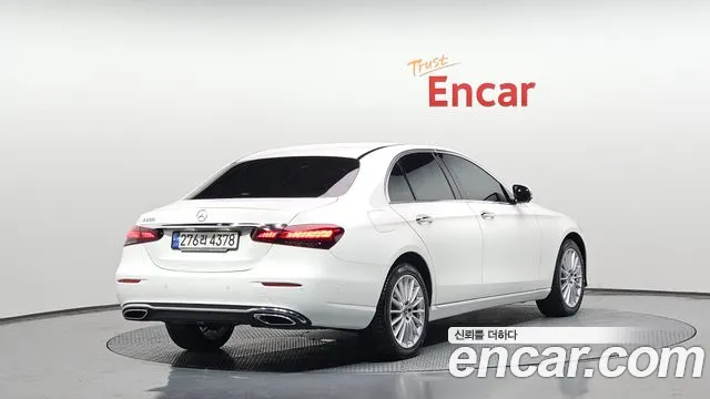 Mercedes-Benz E-Class 2023 — фото 2
