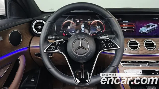 Mercedes-Benz E-Class 2023 — фото 13