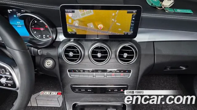 Mercedes-Benz C-Class 2019 — фото 16