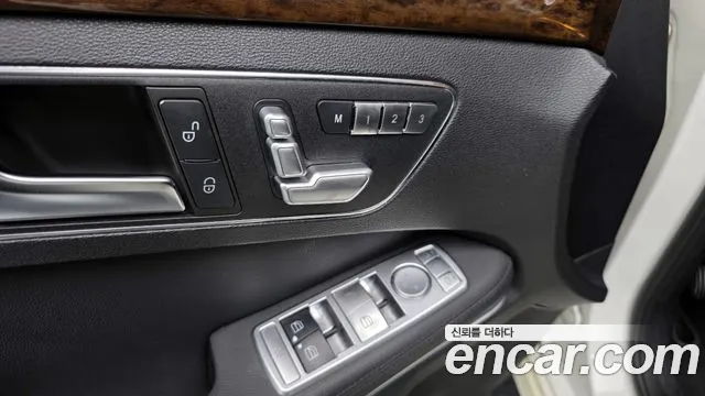 Mercedes-Benz E-Class 2012 — фото 14