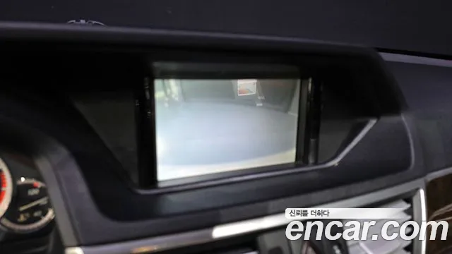 Mercedes-Benz E-Class 2012 — фото 16