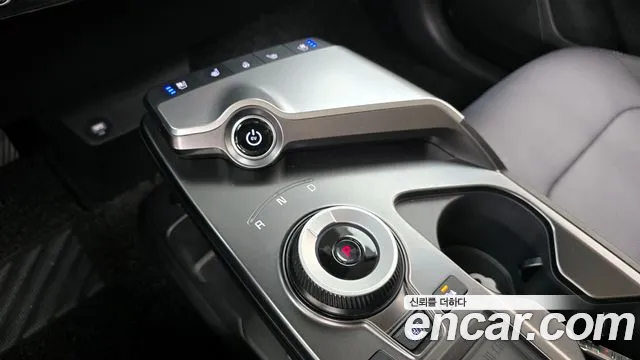 Kia EV6 2023 — фото 9