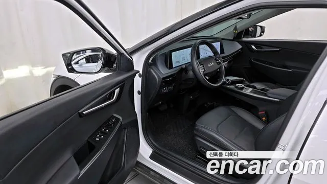 Kia EV6 2023 — фото 10