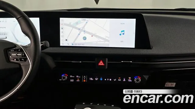 Kia EV6 2023 — фото 14