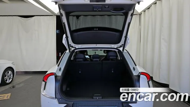 Kia EV6 2023 — фото 20