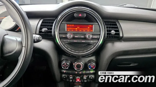 Mini Cooper 2015 — фото 19